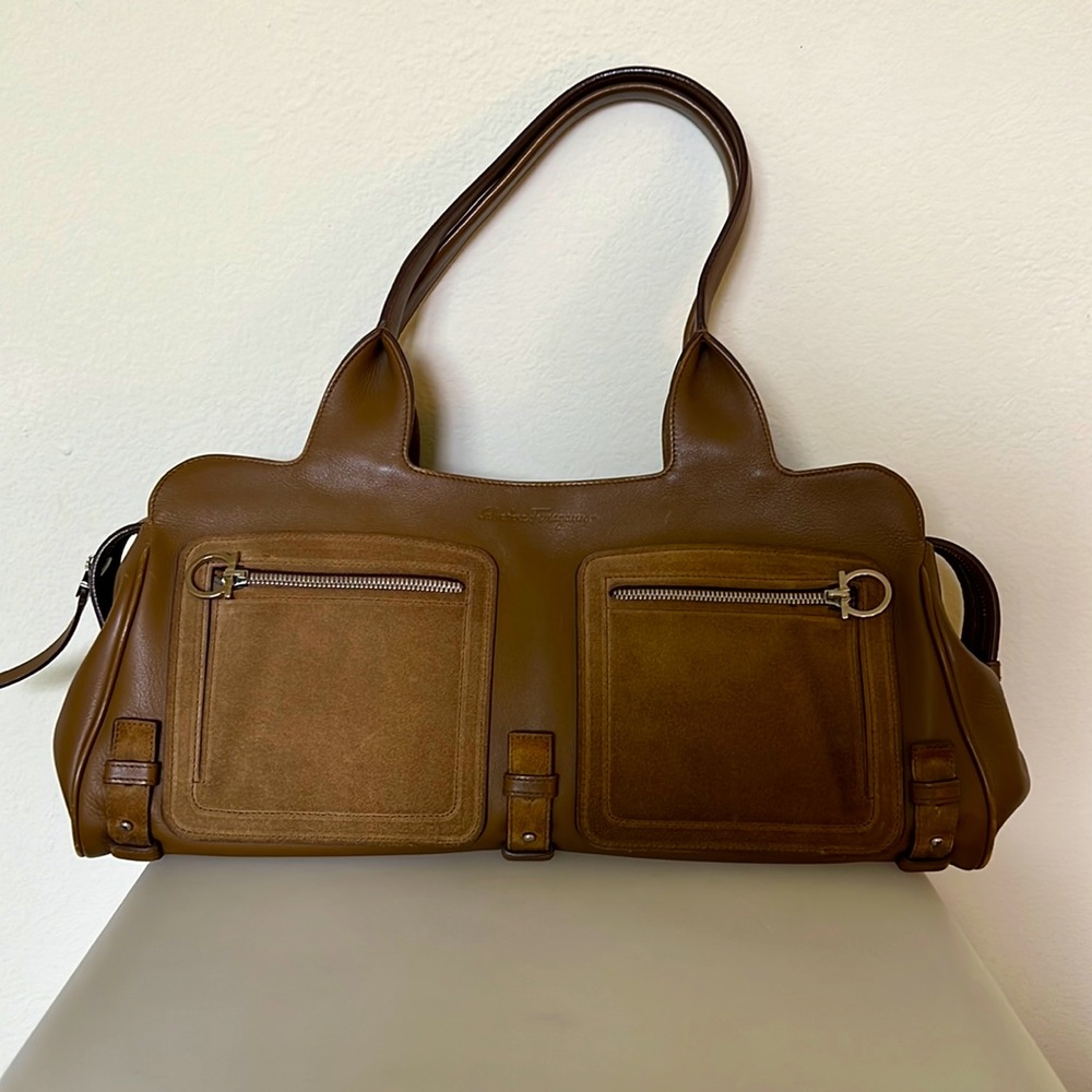Salvatore Ferragamo, shoulder bag.